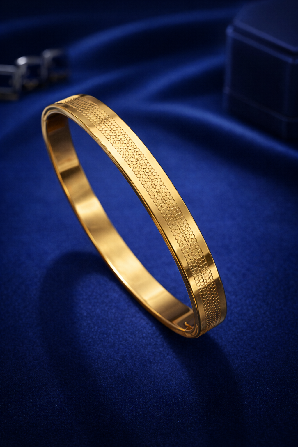 Golden Ripple Grace Men's Kada Bracelet