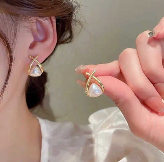 Twilight Pearl stud Earrings