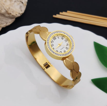 Timeluxe Bracelet Watch